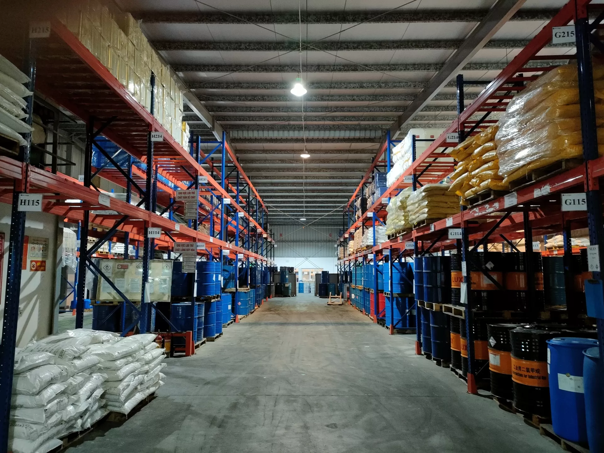 Ảnh kho hàng và cơ sở vật chất của chúng tôi